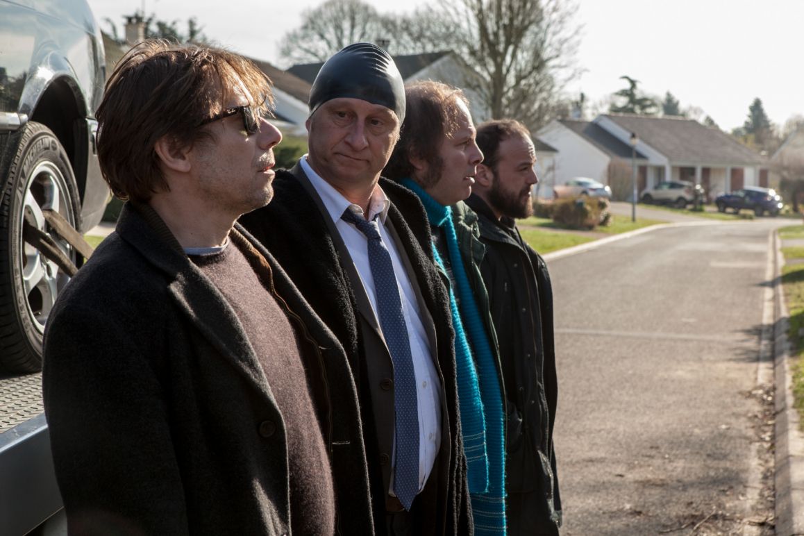 Ein Becken voller Männer